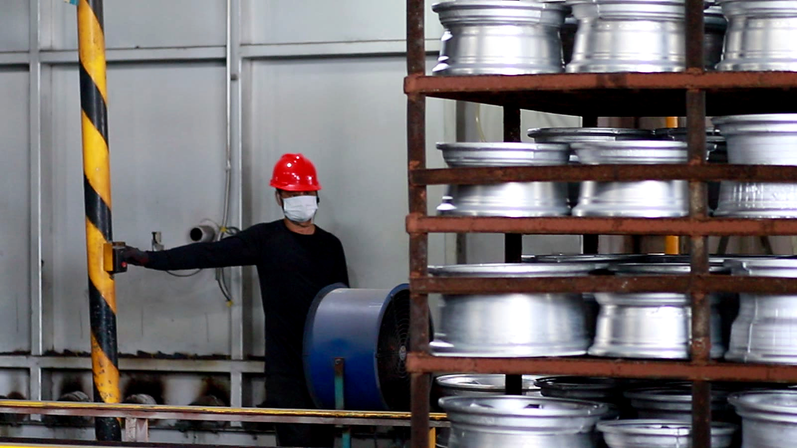 RAYONE wheel heat treatment furnace loading