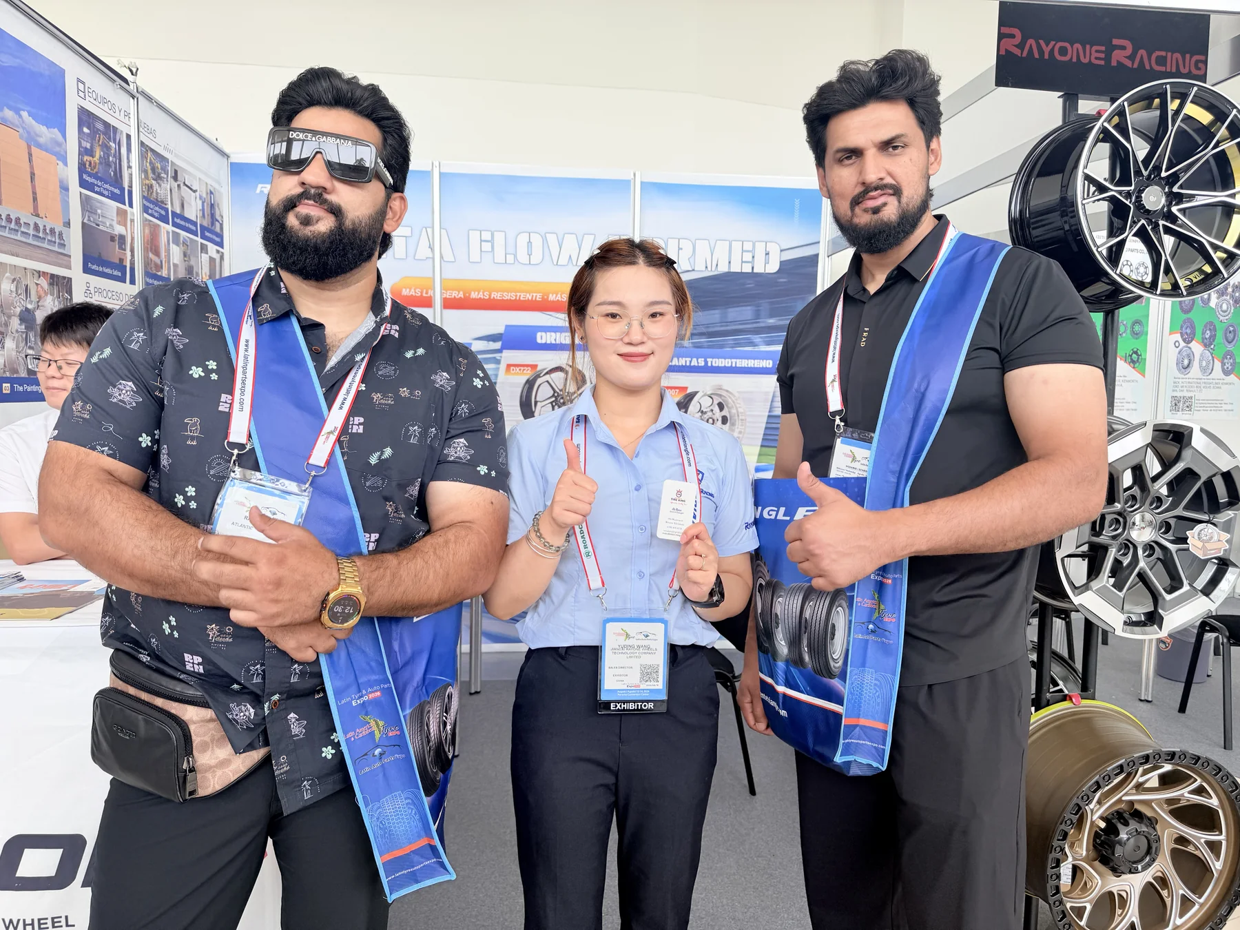International buyers with a RAYONE representative at the 2026 Panama expo